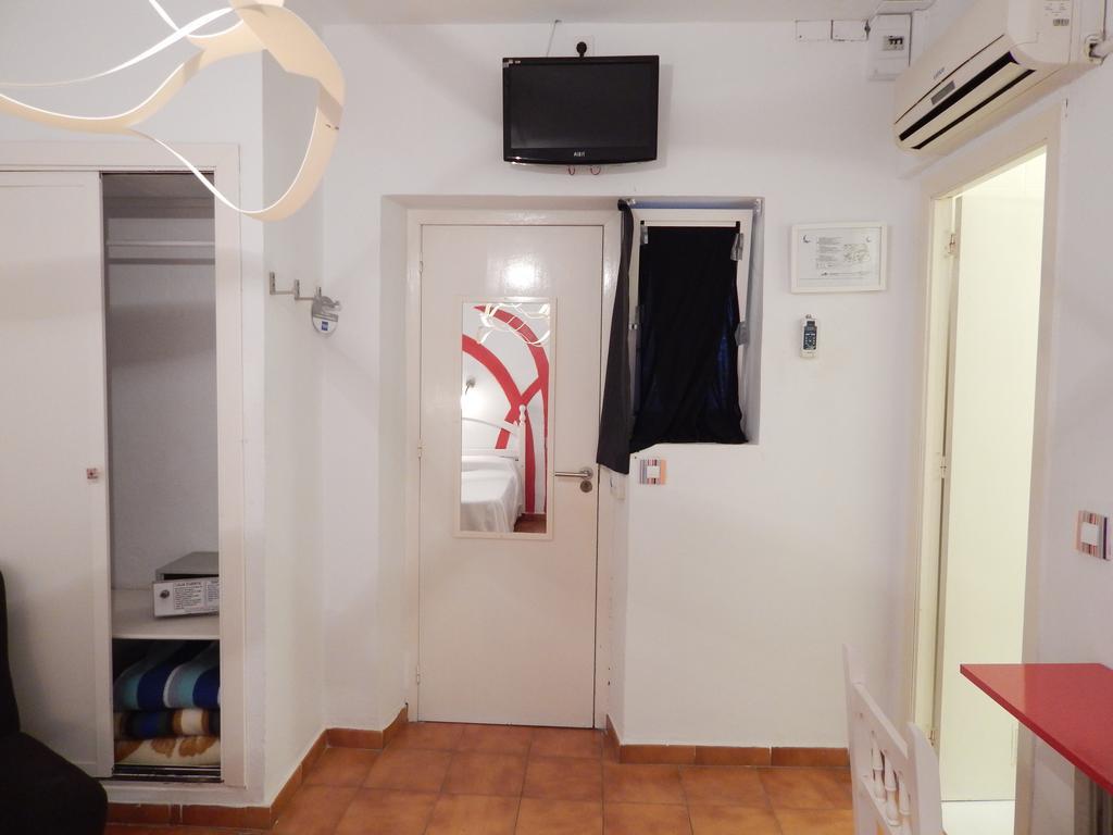 Arias Guest house 2*