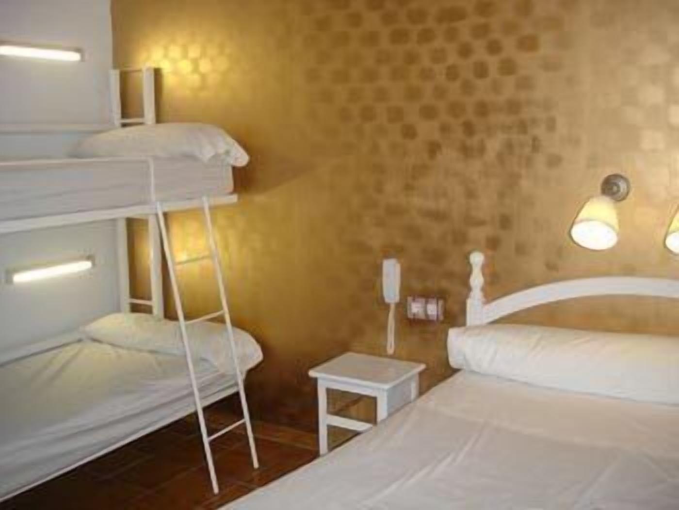 Guest house Arias 2*