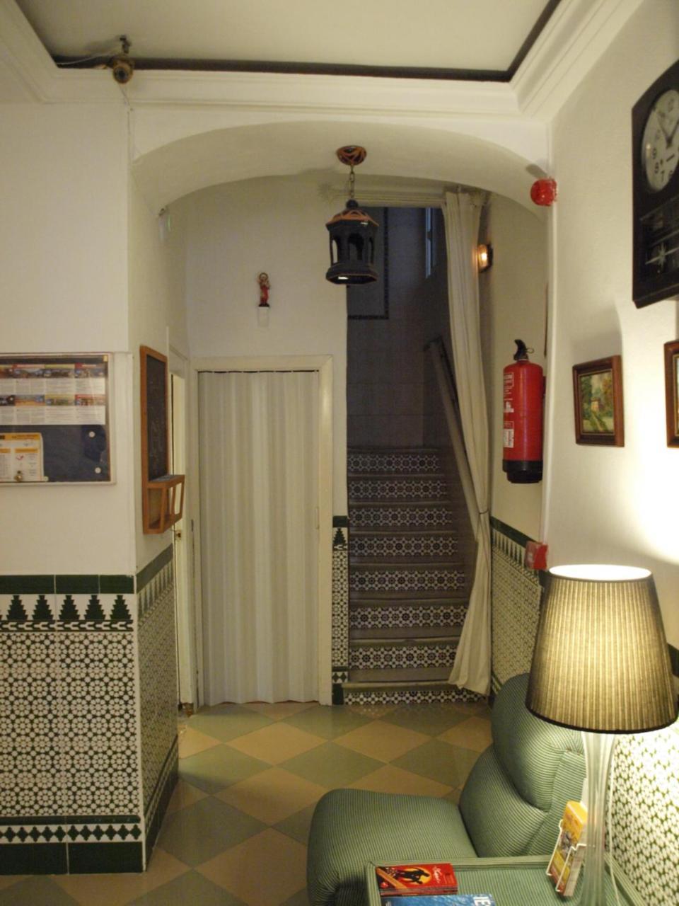 Arias Guest house 2*