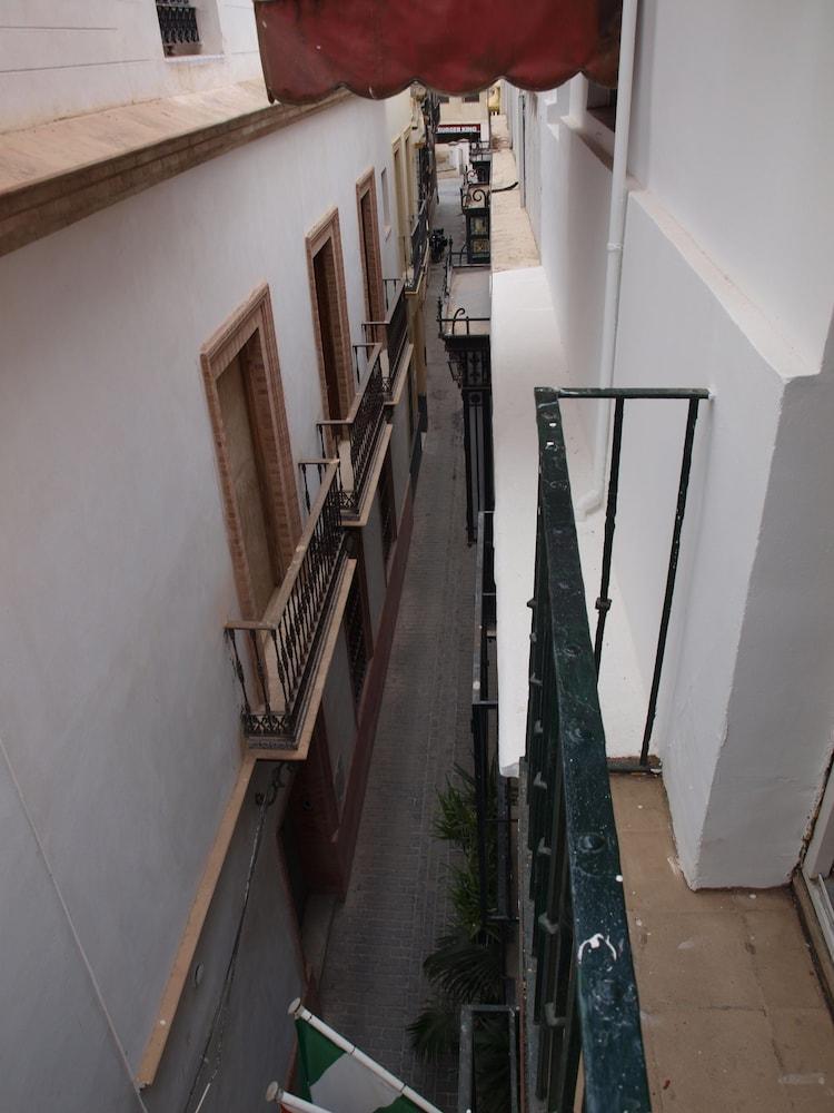 Arias 2* Seville